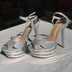 Gianna Bini, size 6.5, silver pumps 5.5in heel obo